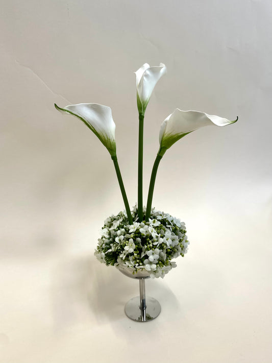 Elegant White Calla Lily Centrepiece – Ready to display