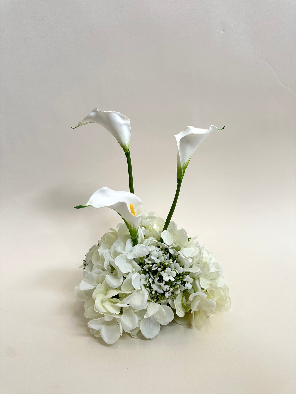 White Calla Lily & Hydrangea Floral Arrangement – Ready to display