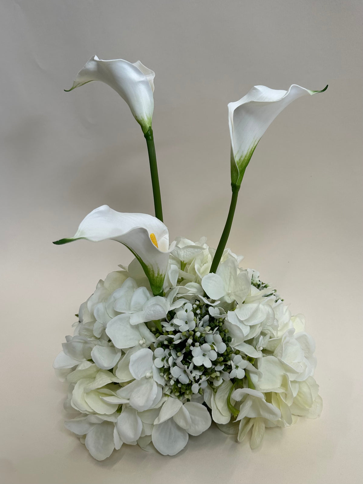 White Calla Lily & Hydrangea Floral Arrangement – Ready to display